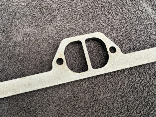 Pontiac D port header flange close up